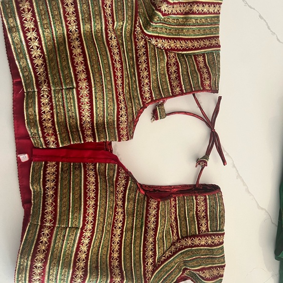 Mysore silk saree with readymade blouse - Picture 3 of 3